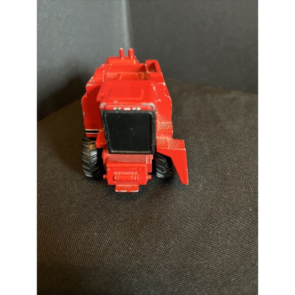 VINTAGE ERTL RED FARMING COMBINE  In GREAT CONDITION - Picture 2 of 8